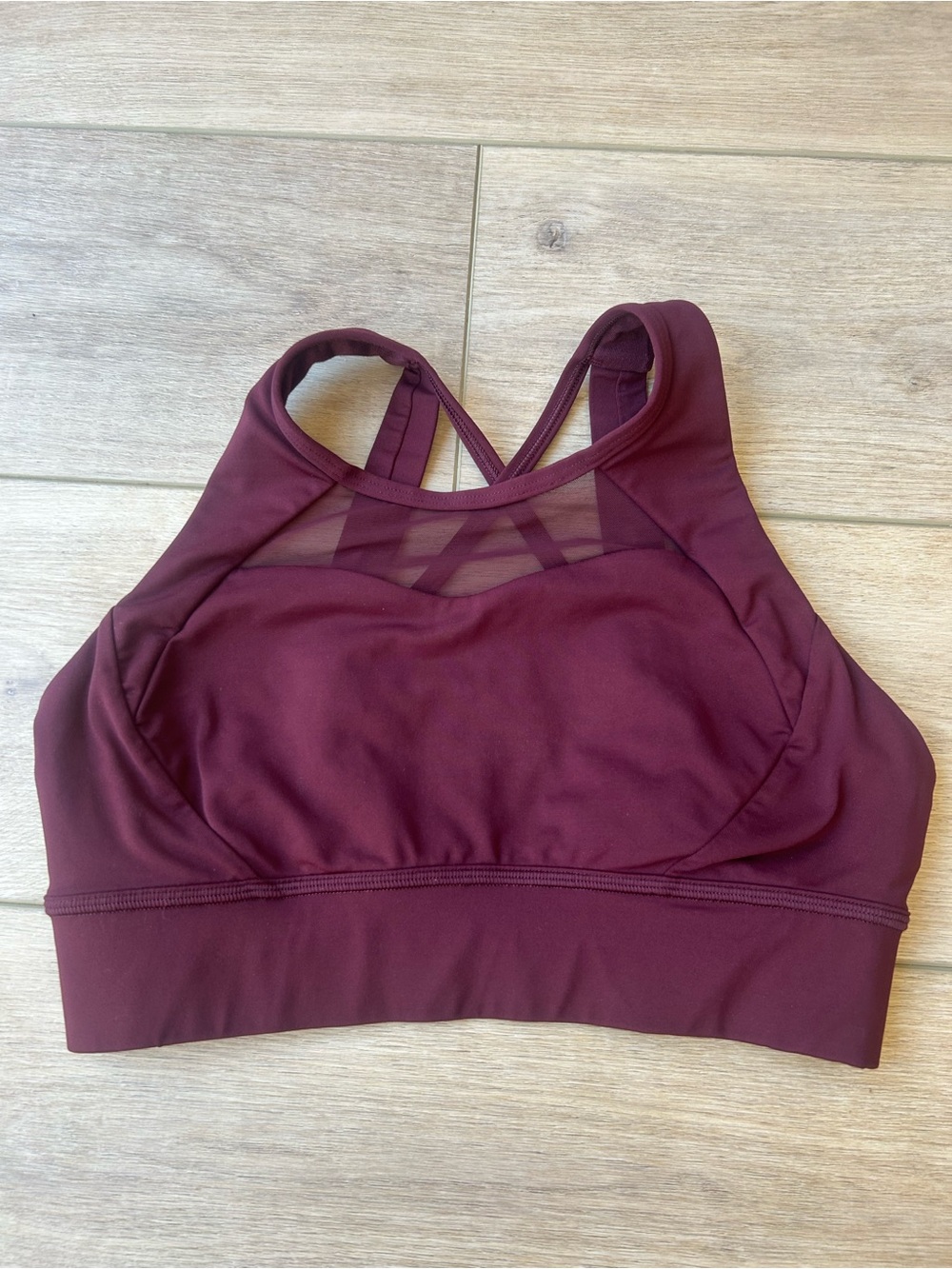 Lululemon High-Neck Mesh Panel Sports Bra - Burgundy